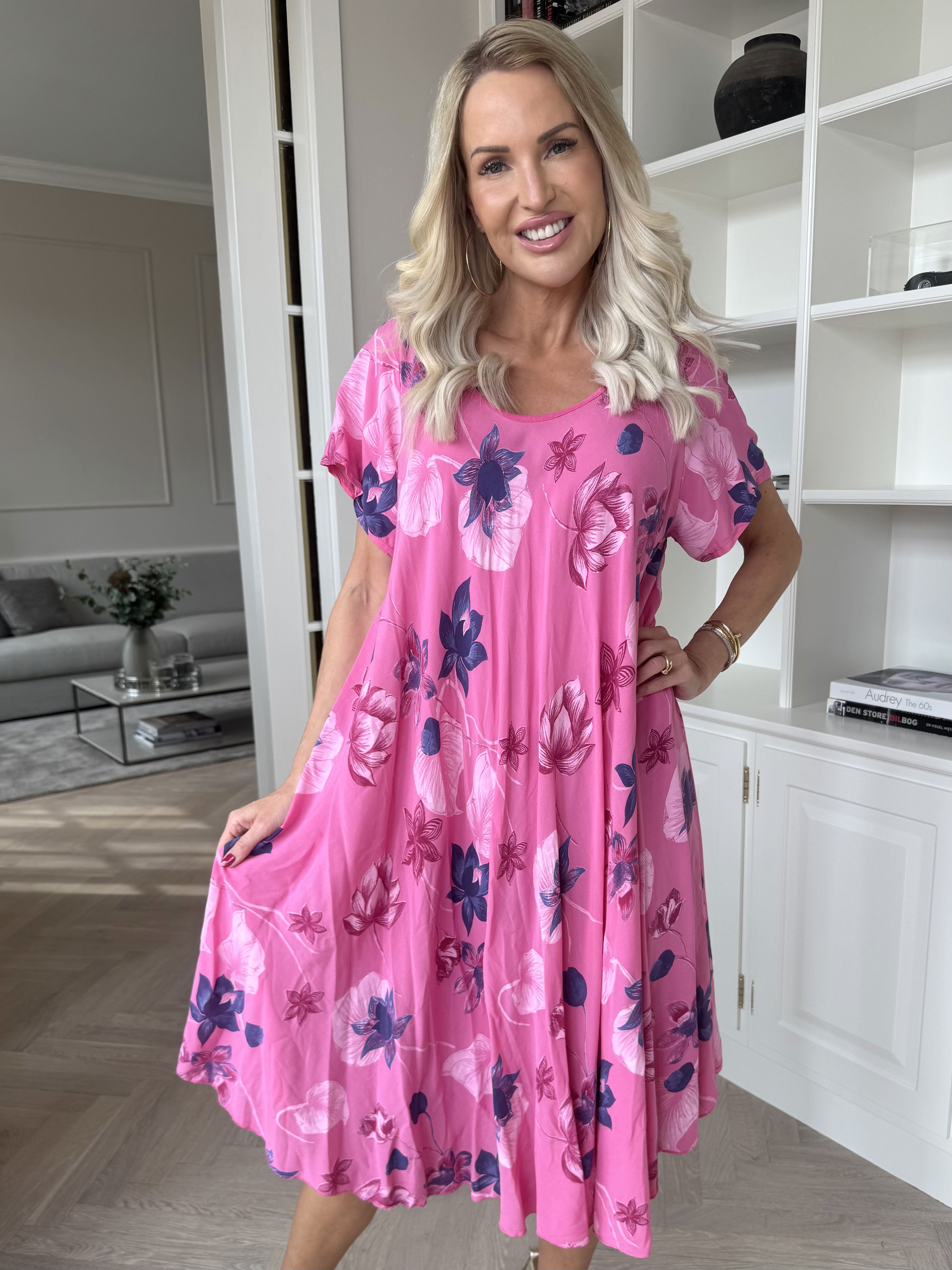 Bora - Sød tunikakjole i bomuld med blomsterprint